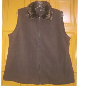 Effeci Woman Brown Vest Size 1X Faux Fur Collar